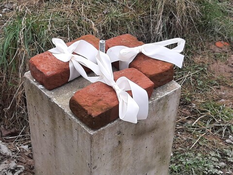 Eerste steenlegging 23 februari 2024, foto Ria